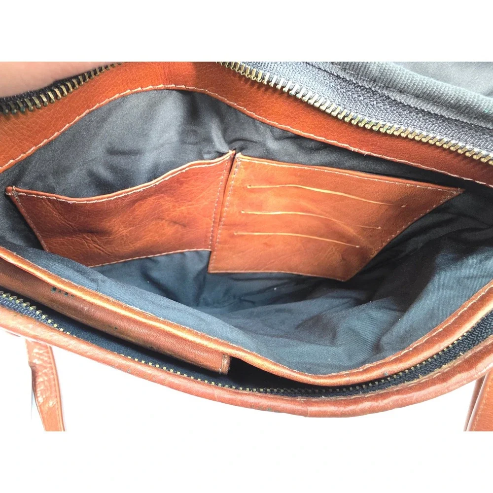 Frye logan messenger